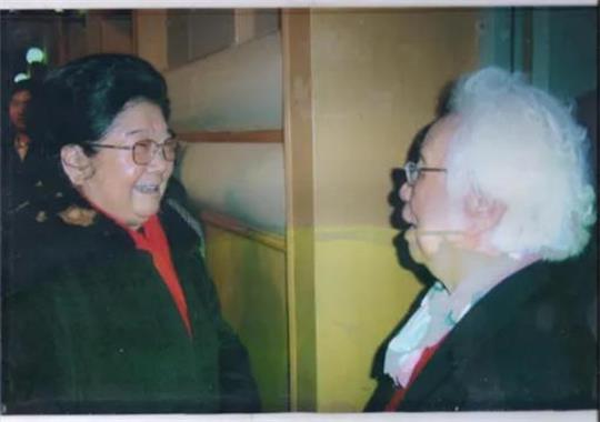 北京红枫妇女心理咨询服务中心